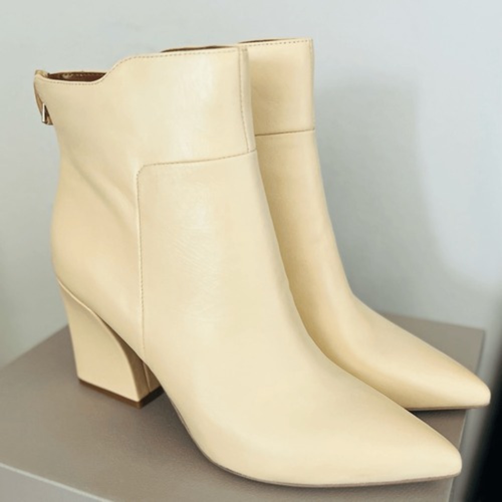 FRANCO SARTO Venture Leather Bootie Boot, Beige/White, Block Heel, Size‎ 9, NWT - Picture 2 of 16